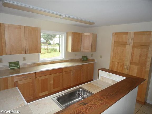 4th image of 1203 McKenzie St