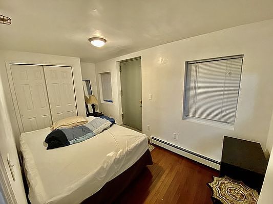 5th image of 342 Halsey St APT 1