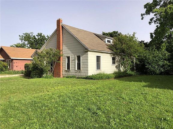5th image of 808 Wells Ave