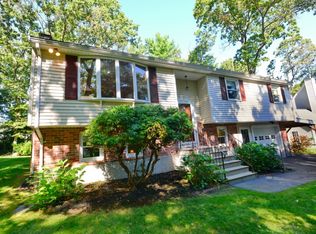 9 5th Ave, Bellingham, MA 02019