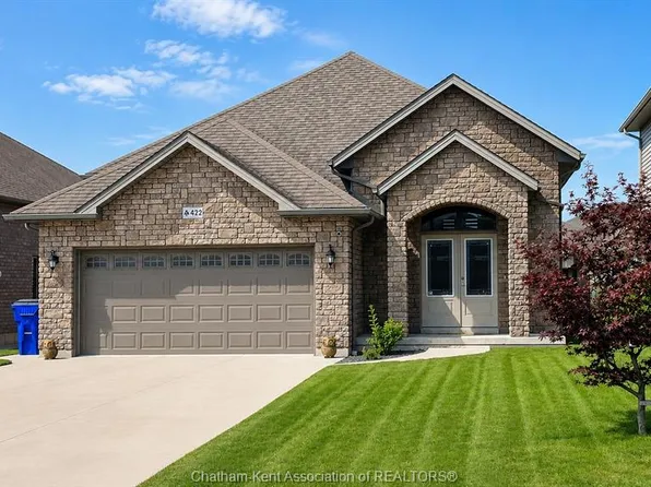 422 Twilight Trl, Chatham Kent, ON N7L 0B9