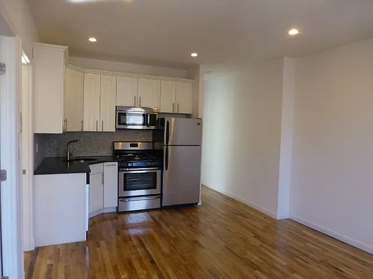 Rented by Bohemia Realty Group | media 17