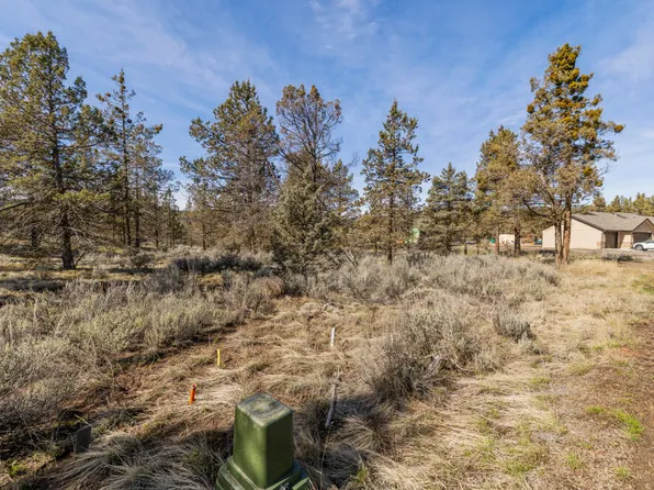 1124 Vine Maple Dr, Klamath Falls, OR 97601