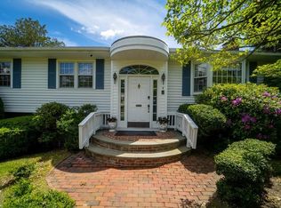 4 Heather Dr, Norwood, MA 02062
