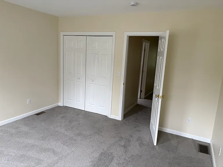 42 N Main St #B — Photo 7