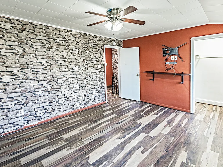 3312 W 13th St — Photo 11