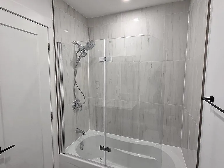 272 Lakeshore Rd E #UPPER — Photo 13