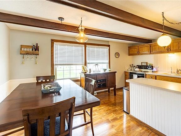 2nd image of 123 Theresa Ct