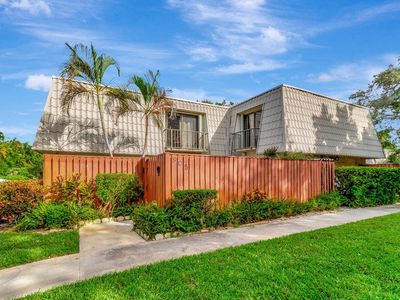 1700 Embassy Drive #805, West Palm Beach, FL, 33401