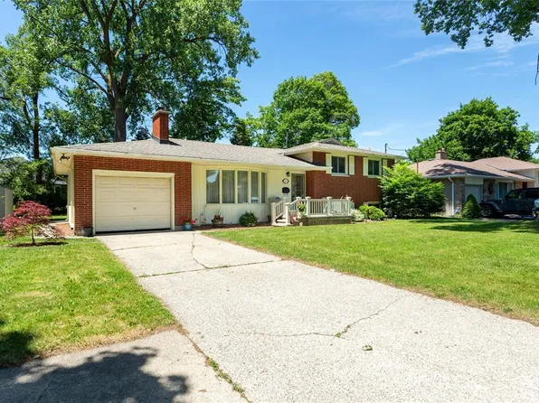 1067 Bel Aire Dr, Sarnia, ON N7S 3H4