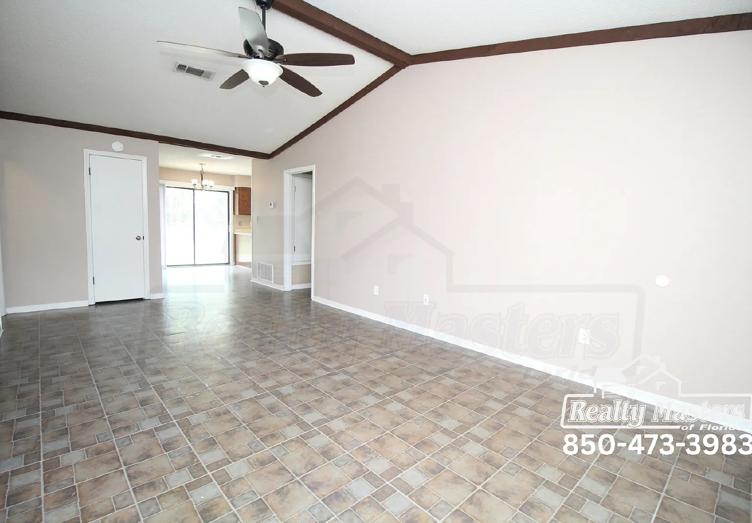 2 bed, 1.5 bath, 1021 sqft, $1,250 — Photo 3