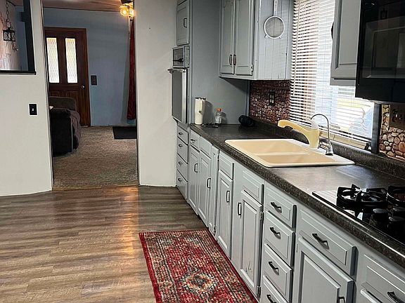 4th image of 1033 Jefferson St
