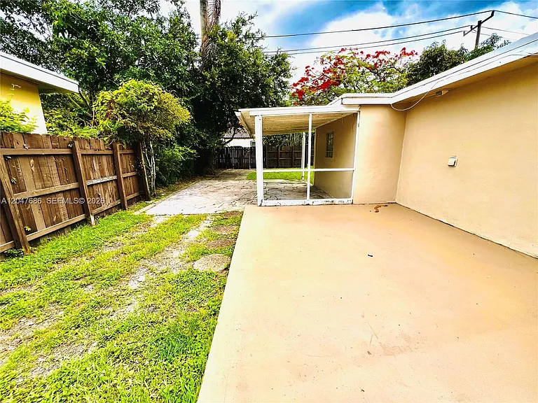 410 Pinecrest Dr #1 — Photo 9