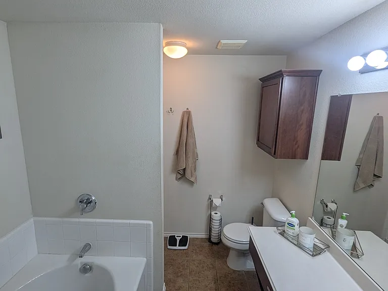 1217 Oak Hollow Ln — Photo 21