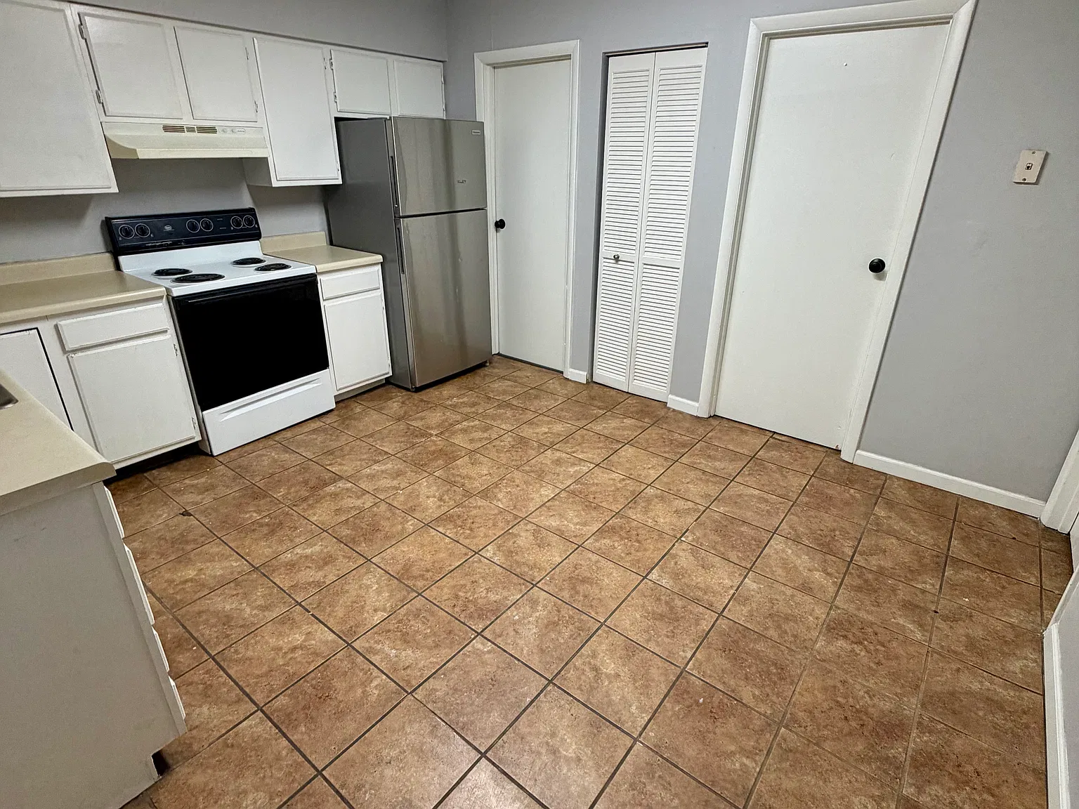 2 bed, 950 sqft, $1,150 — Photo 4