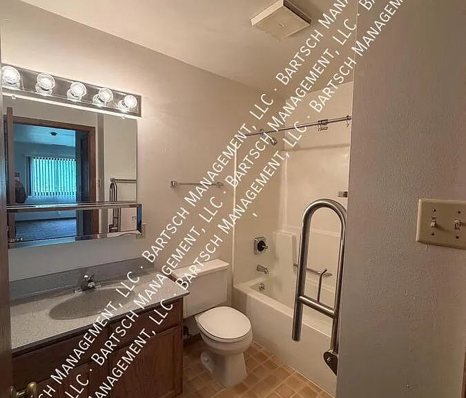 4909 W Edgerton Ave #111 — Photo 18