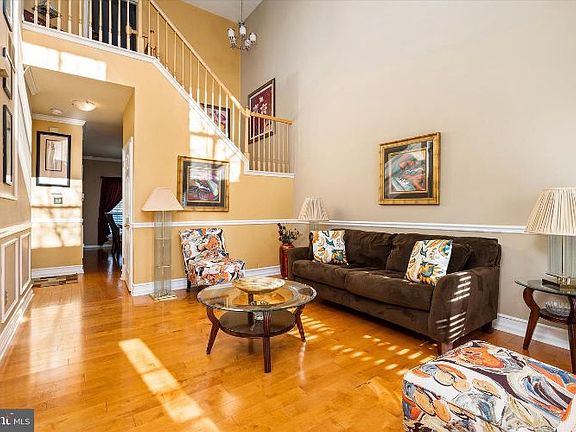 4th image of 57 Windingbrook Rd
