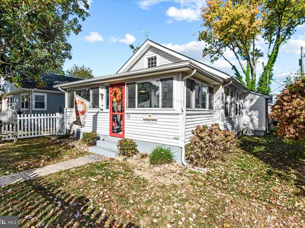 31 Virginia Ave, Colonial Beach, VA 22443