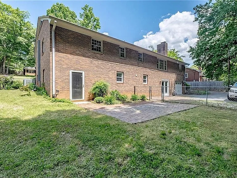 3230 Kinnamon Rd — Photo 34