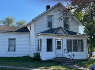 602 12th Ave E, Menomonie, WI 54751