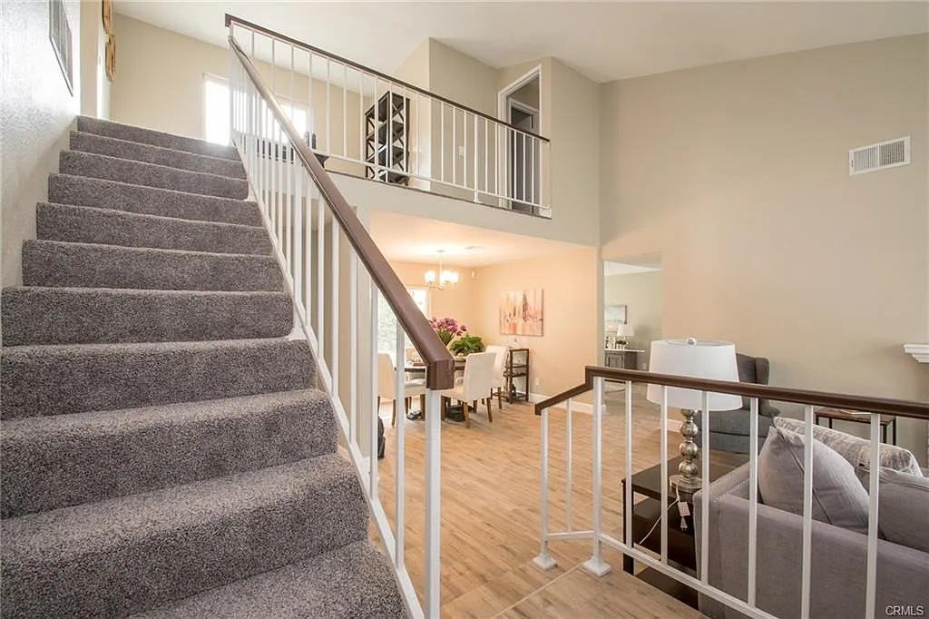 4 bed, 2.5 bath, 1684 sqft, $3,600 — Photo 3