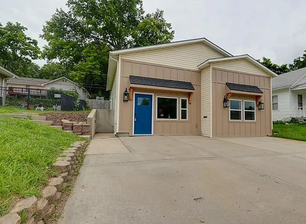 3 bed, 1200 sqft, $1,550 — Photo 1