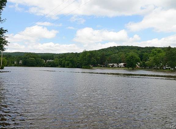 5th image of 20 Woodhaven Dr