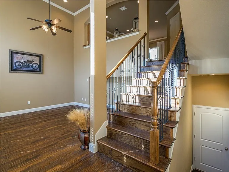 5733 Lois Ln — Photo 11