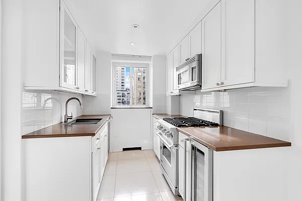 Sold by Douglas Elliman | media 31