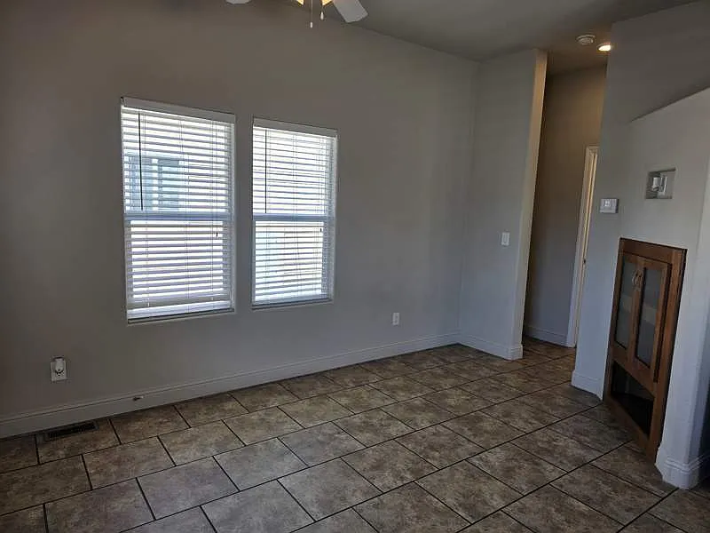 1 bed, 1.0 bath, 390 sqft, $1,350 — Photo 4