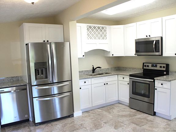 3rd image of 2971 Varella Ave