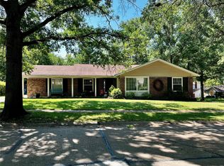 1500 Mautenne Dr, Ballwin, MO
