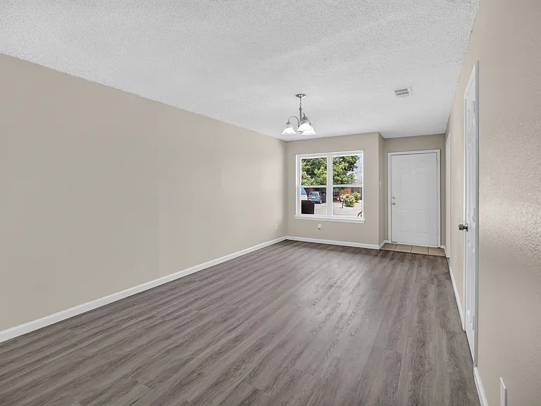 1128 Pleasant Valley Ln #1128 — Photo 3
