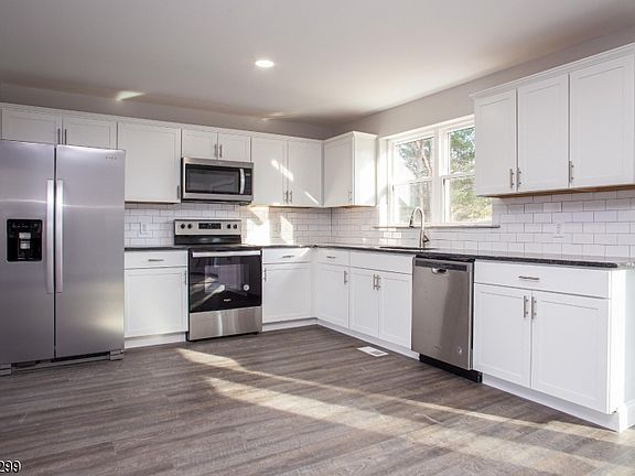 3rd image of 314 Greenwich St