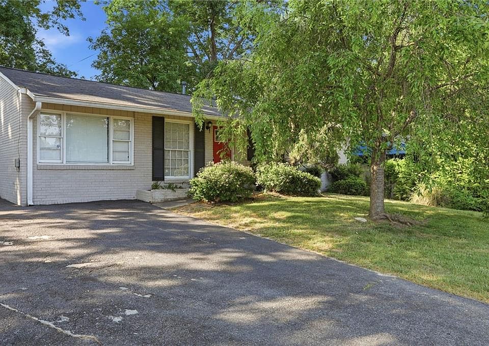 1st image of 3660 Fairlane Dr NW