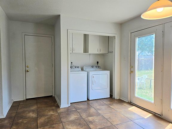 5th image of 161 Beech Dr