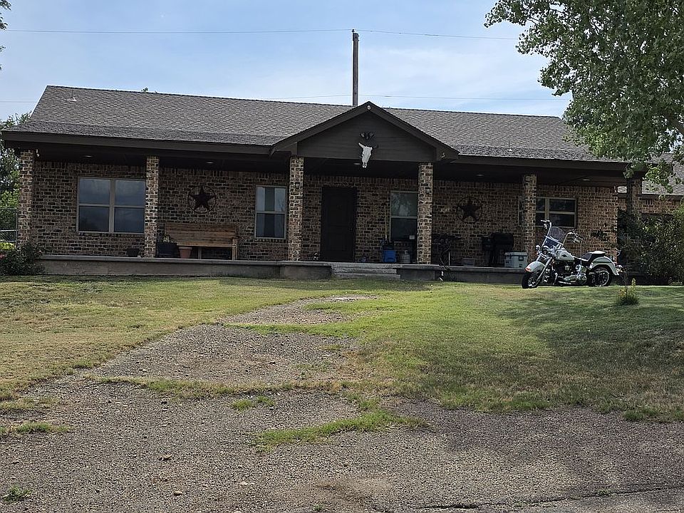 1st image of 135 Clubhouse Dr