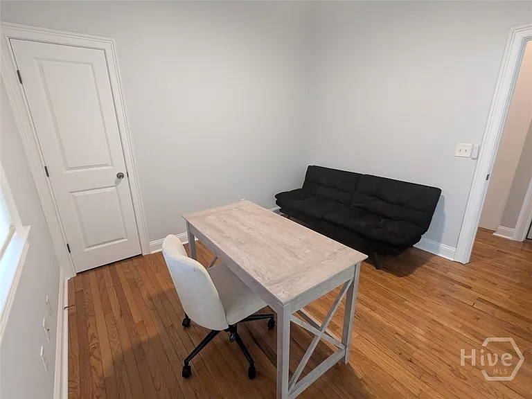 305 E Duffy St #A — Photo 14
