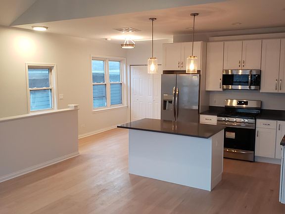 4th image of 1614 N Sedgwick St #2