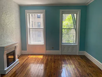 Rented by Coldwell Banker Warburg