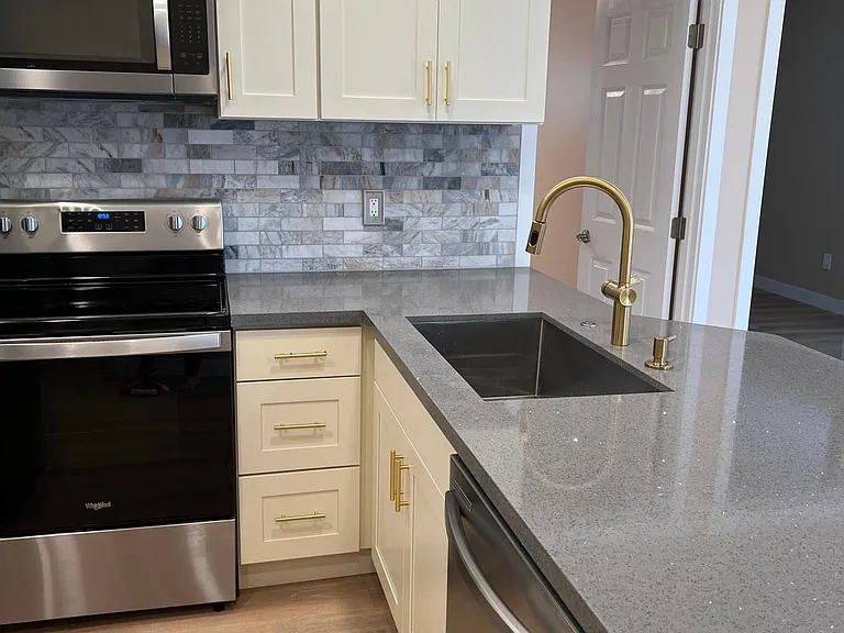 4805 Glenwood Ave — Photo 8
