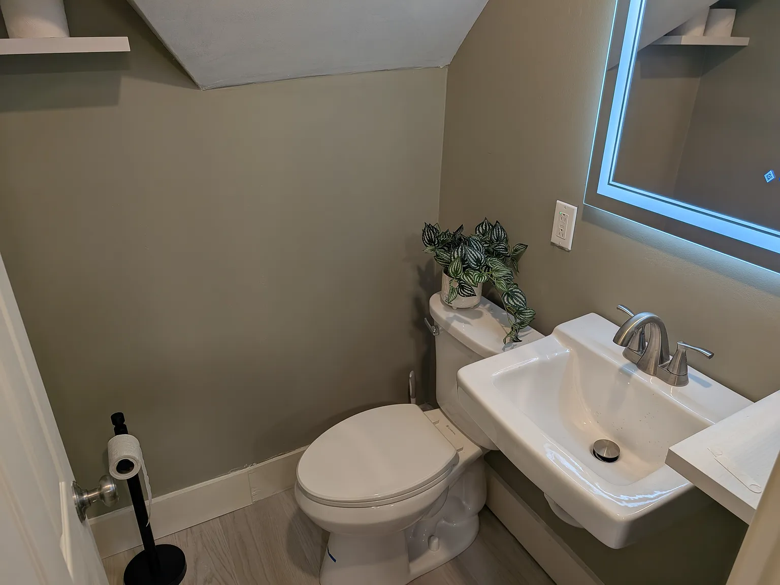 708 Pine St — Photo 3