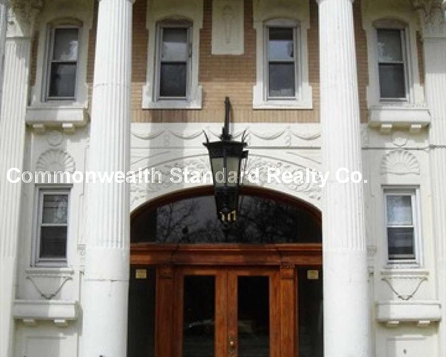 2nd image of 111 Park Dr #1C