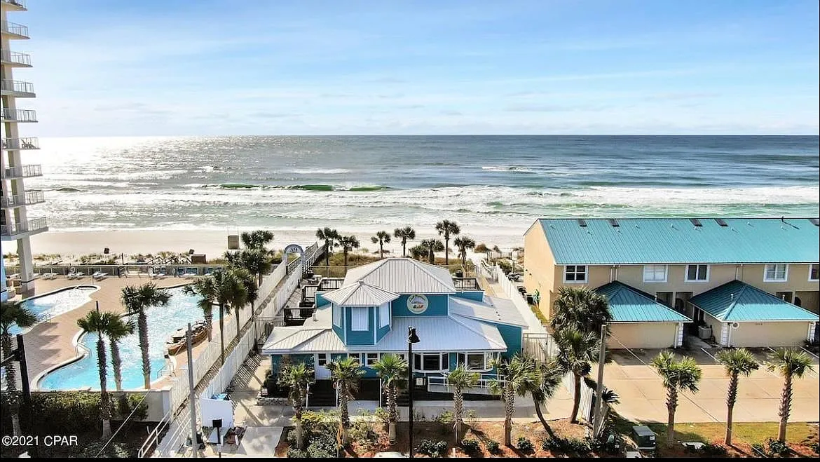 2 bed, 2.5 bath, 972 sqft, $2,300 — Photo 1