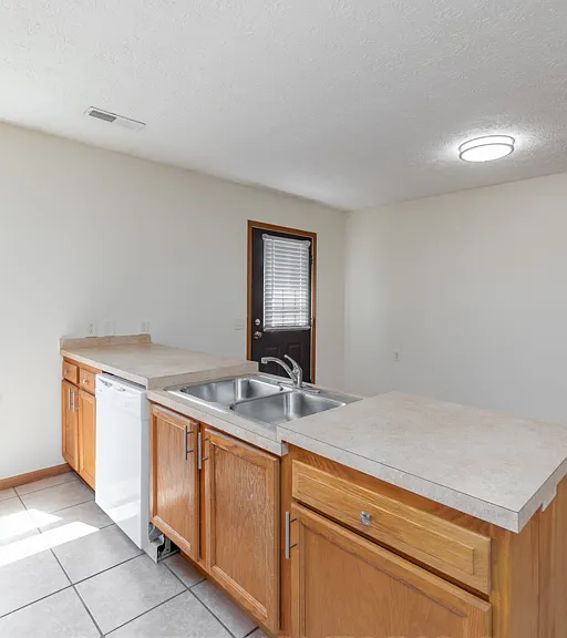 811 Serenity Ln #811 — Photo 9