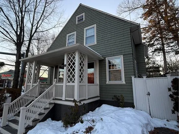 98 Butler Ave, Providence, RI 02906