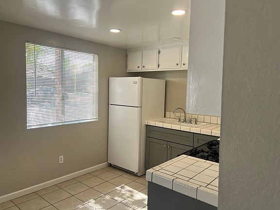 3rd image of 801 Bennett Ave Unit A