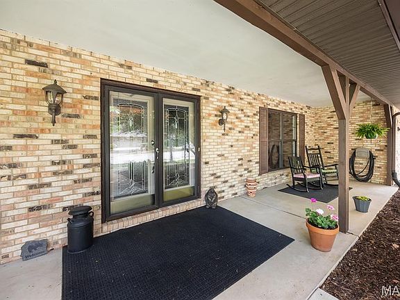 4th image of 107 W Brittany Ln