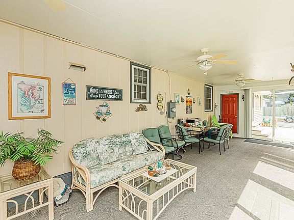5th image of 80 Woodberry Dr