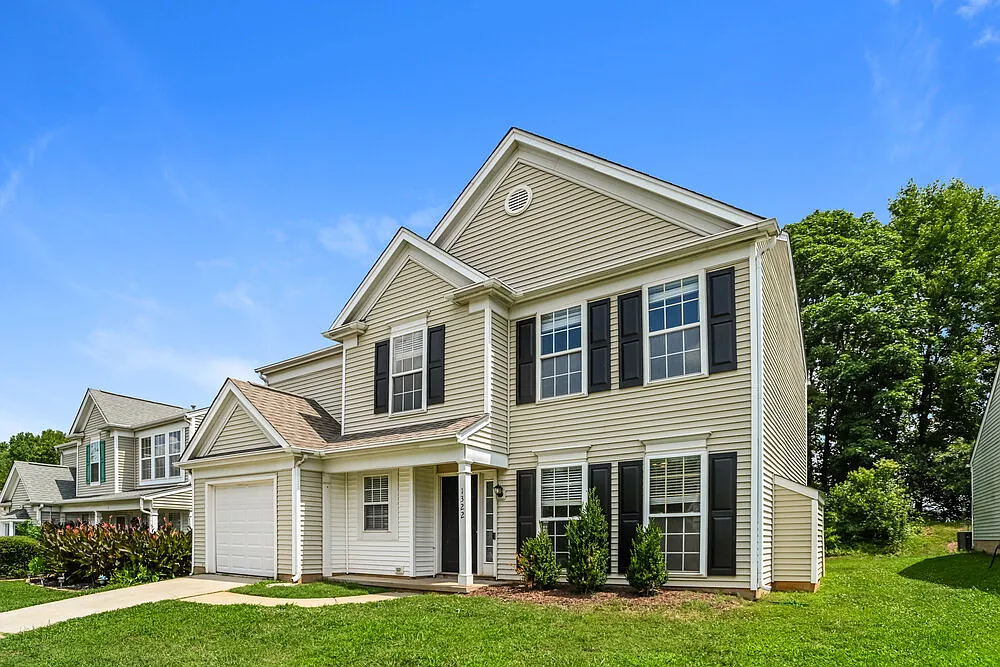 3 bed, 2.5 bath, 1786 sqft, $2,025 — Photo 4